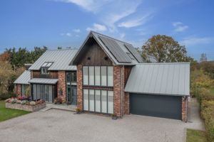 THE HAWTHORNS- click for photo gallery